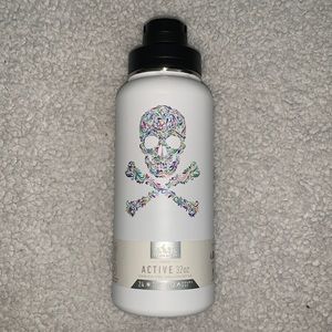 LIMITED EDITION HydraPeak Skull 32 oz Bottle With Lid
